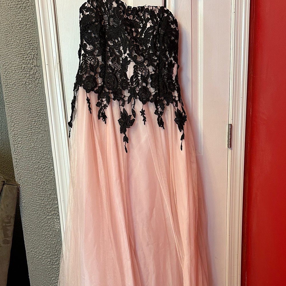 OBO-Elegant Black Lace and Pink Gown
